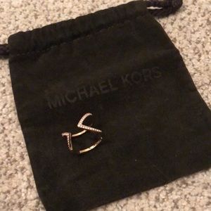 Michael Kors Pavé Arrow Ring in Rose Gold Tone